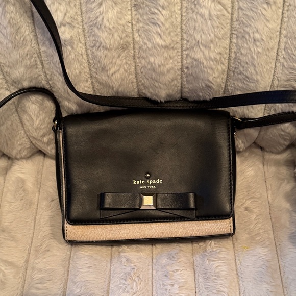 kate spade Handbags - Kate Spade Black and Tan Crossbody Bag